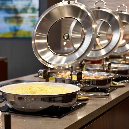 Doubletree By Hilton Hotel & Conference Centre Риджайна Экстерьер фото
