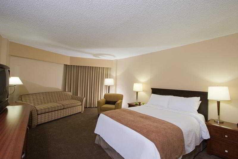 Doubletree By Hilton Hotel & Conference Centre Риджайна Номер фото