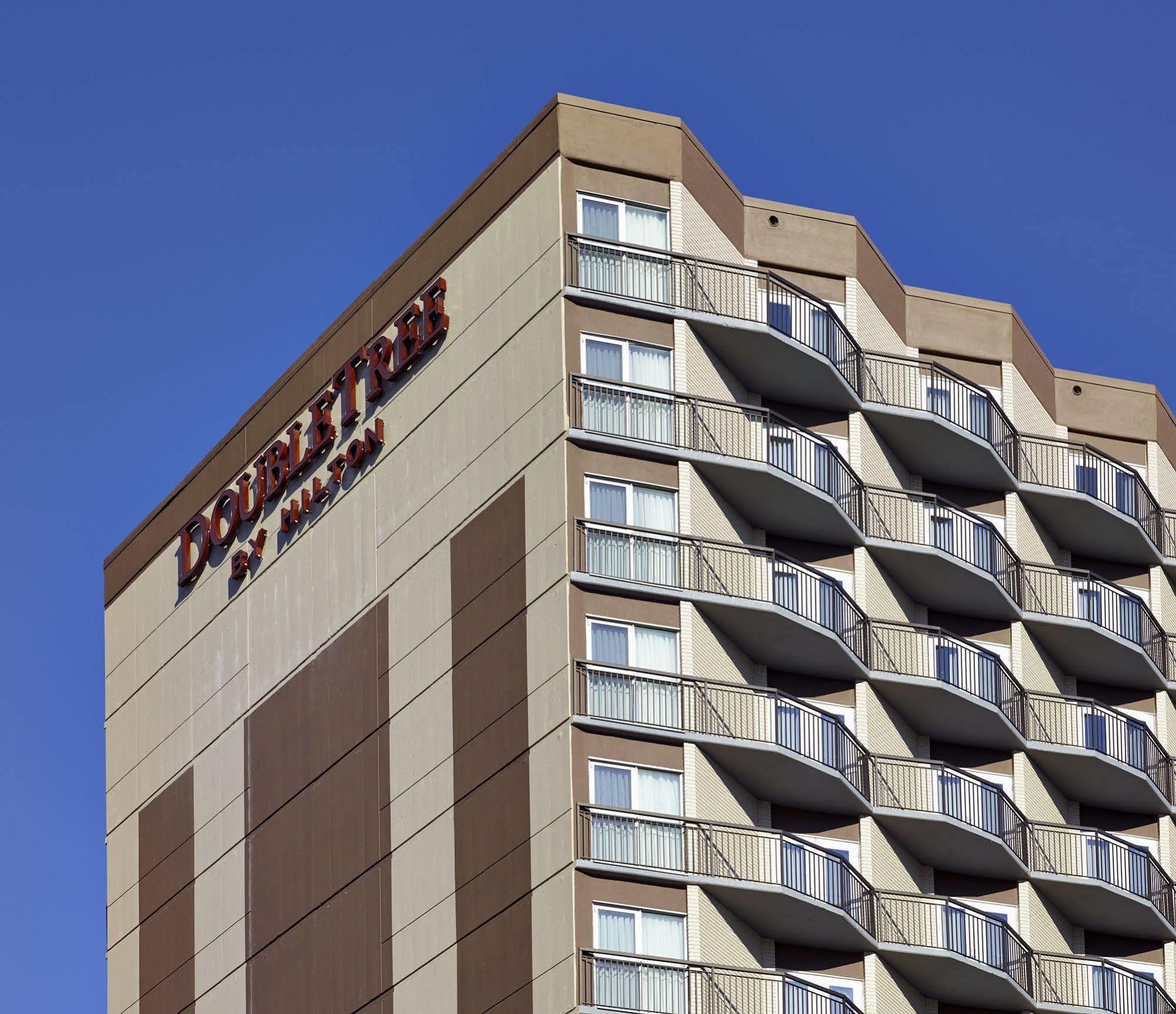 Doubletree By Hilton Hotel & Conference Centre Риджайна Экстерьер фото
